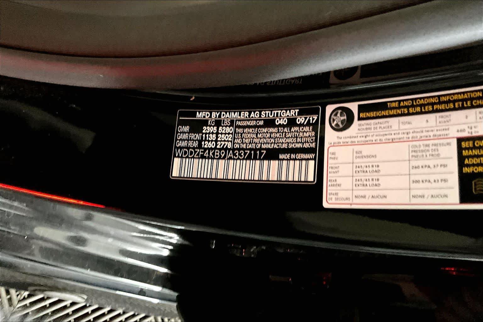 Certified 2018 Mercedes-Benz E 300 4MATIC image 31