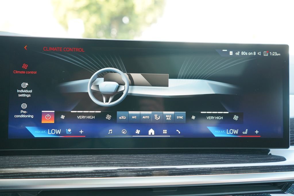 New 2026 BMW X6 xDrive40i w/ Executive Package image 16