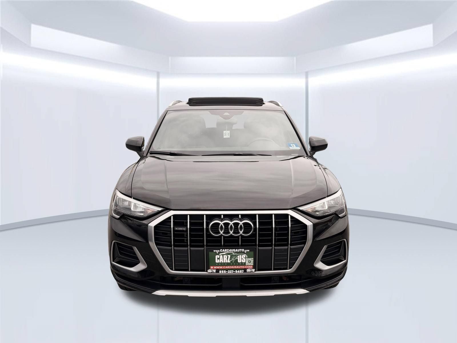 Used 2020 Audi Q3 2.0T Premium w/ Convenience Package AWD/4WD image 2
