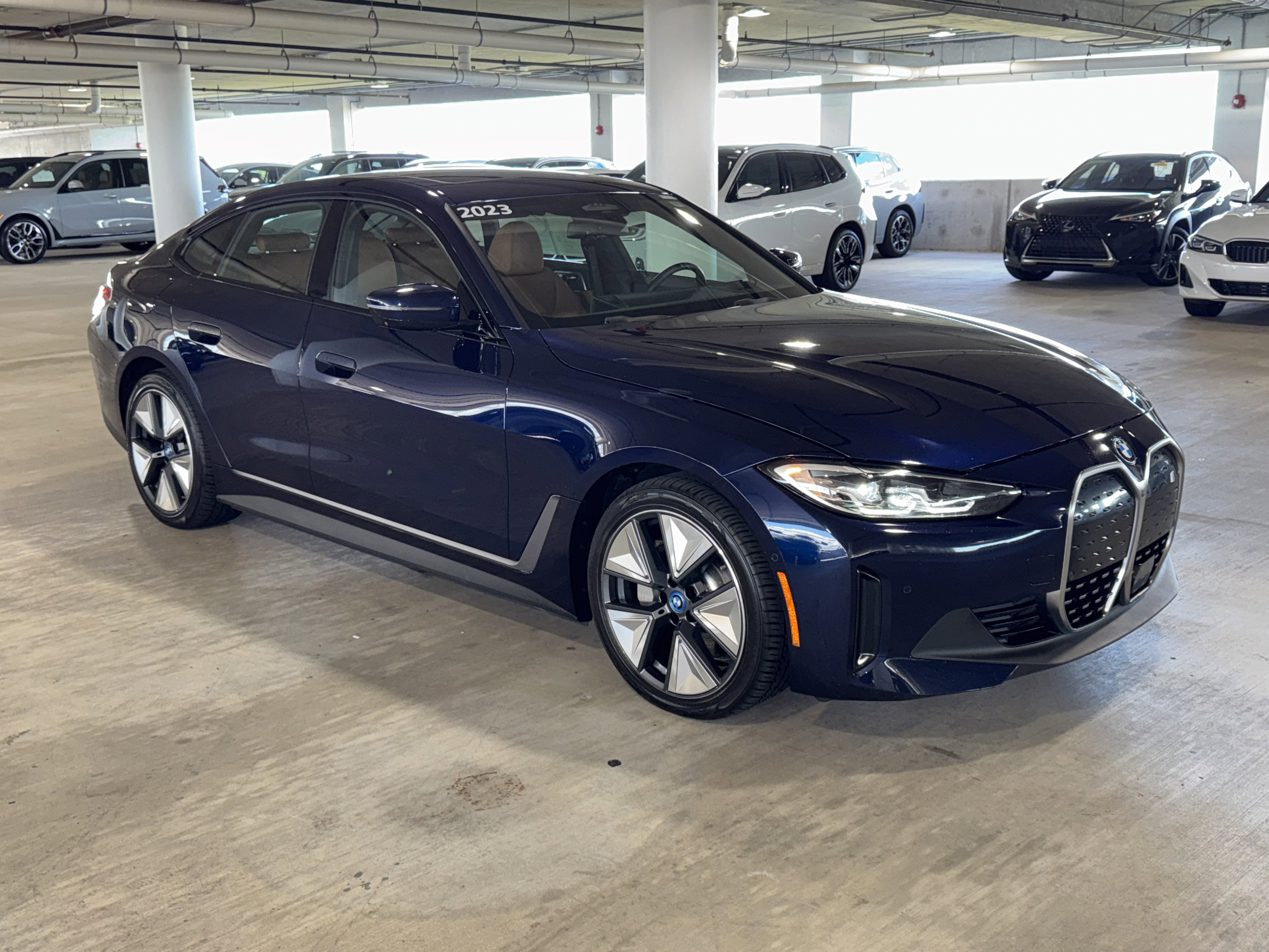 Used 2023 BMW i4 eDrive35 image 1