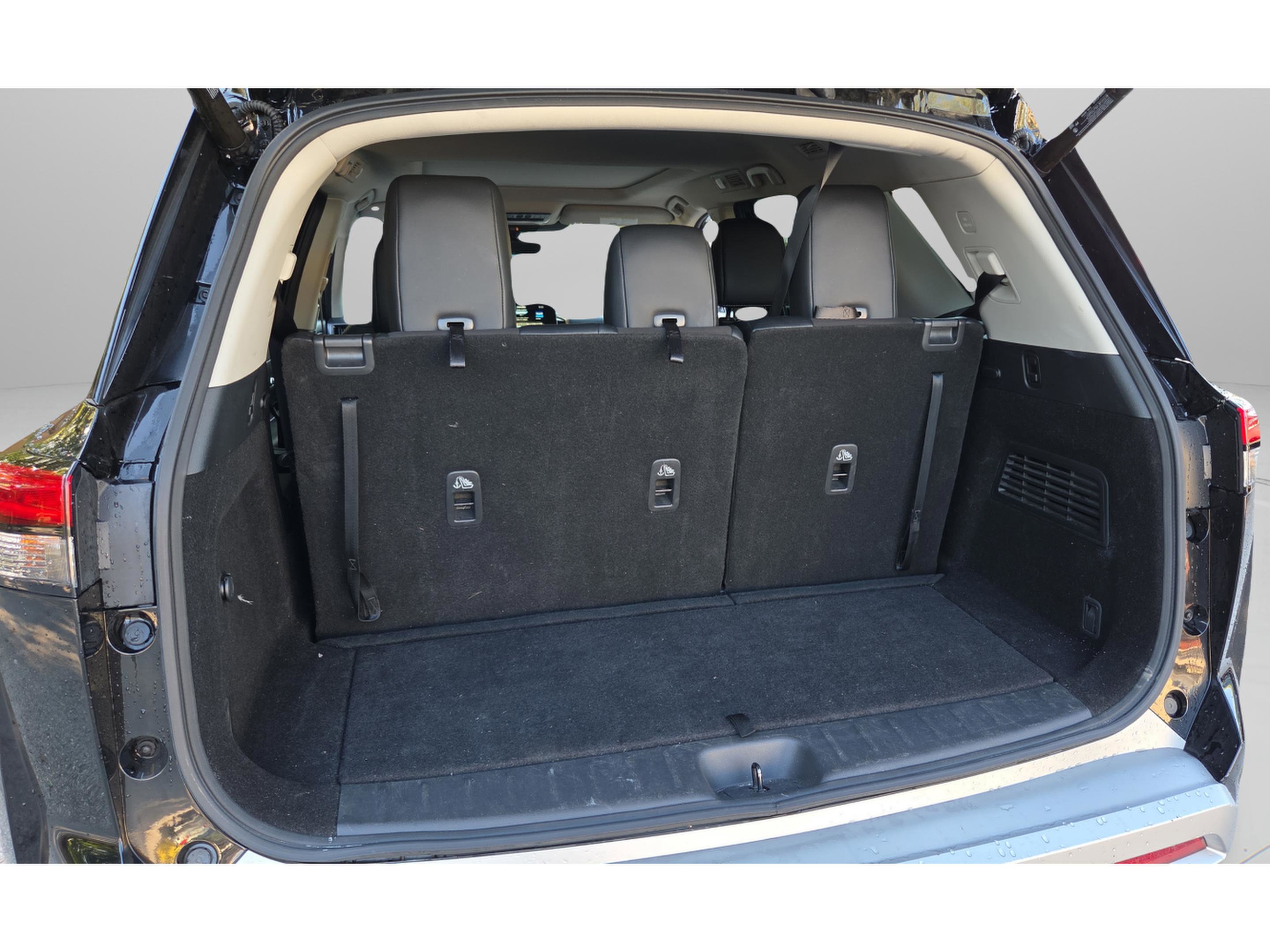 Used 2023 Nissan Pathfinder SL w/ SL Premium Package FWD image 13