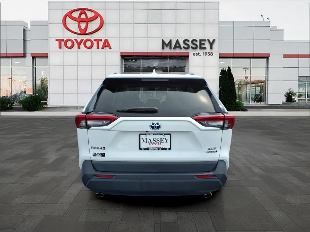 Used 2022 Toyota RAV4 XLE w/ Convenience Package AWD/4WD image 4
