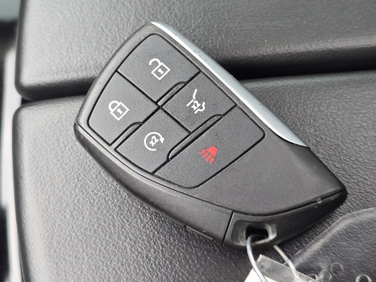 Used 2021 Buick Envision Essence w/ Technology Package I image 33