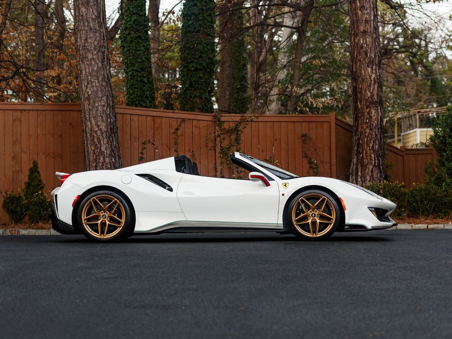 Used 2020 Ferrari 488 Pista Spider image 6