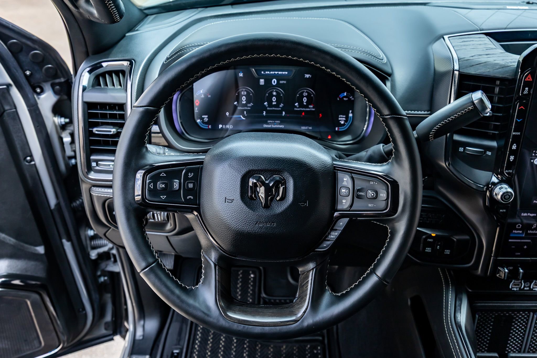 Used 2025 RAM 3500 Limited AWD/4WD image 18