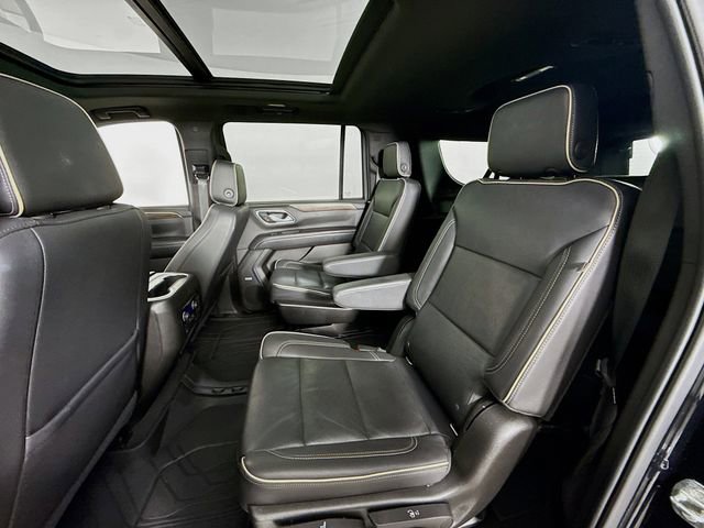 Used 2021 Chevrolet Suburban Premier w/ Premium Package image 26