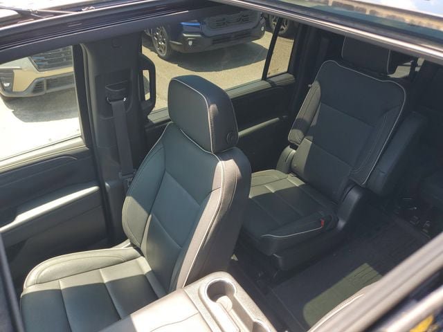 Used 2023 GMC Yukon XL SLT w/ SLT Premium Package AWD/4WD image 40