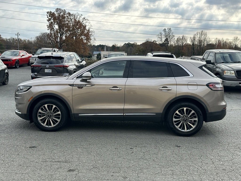 Used 2021 Lincoln Nautilus FWD w/ Equipment Group 101A image 3