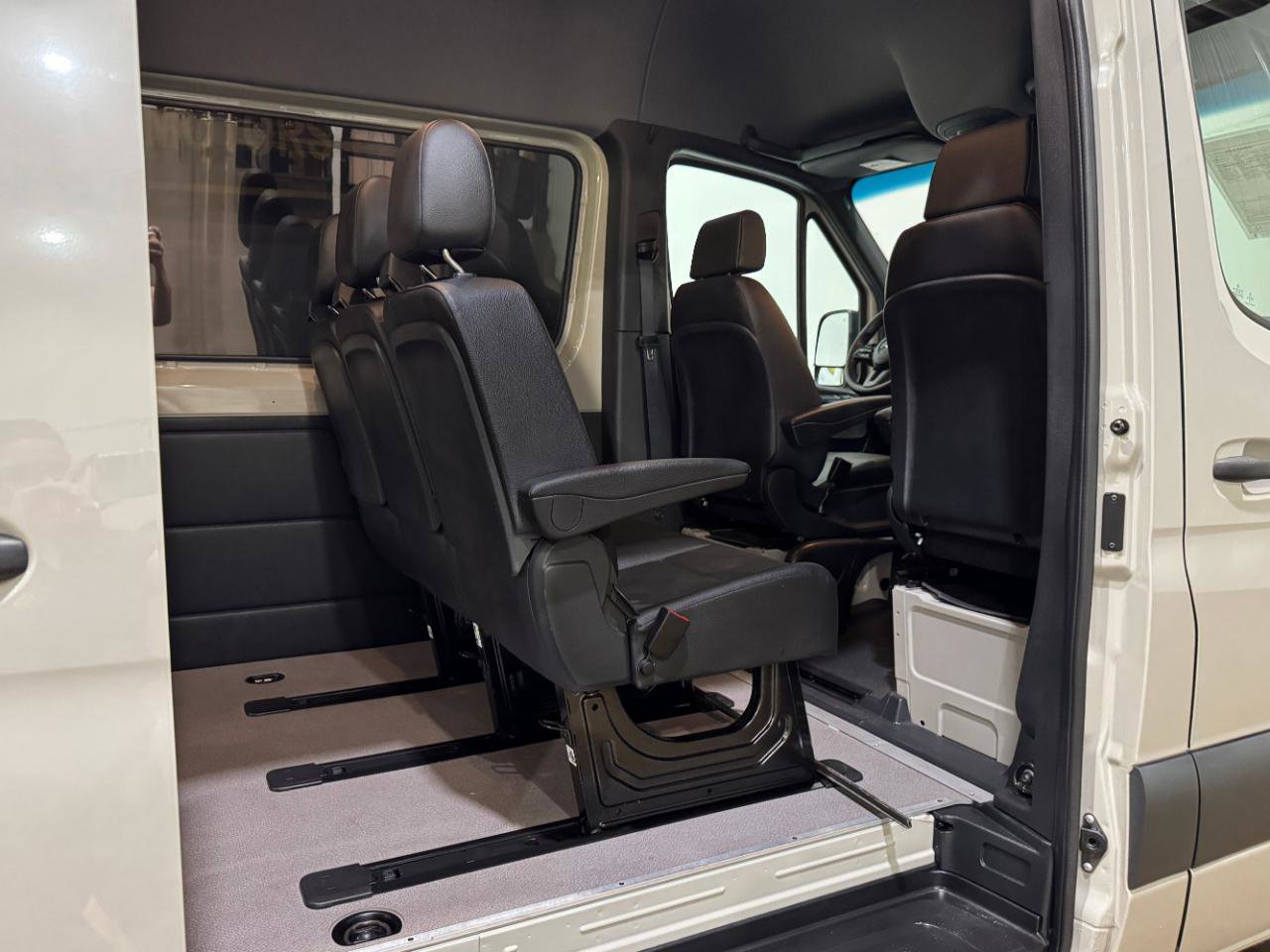 Used 2021 Mercedes-Benz Sprinter 2500 image 29