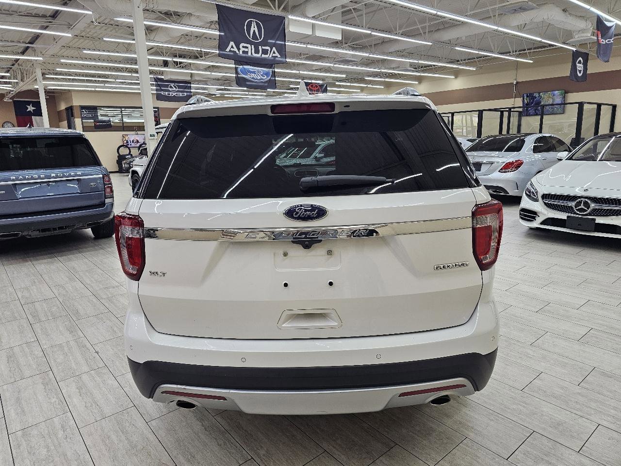 Used 2016 Ford Explorer XLT w/ Equipment Group 202A FWD image 7