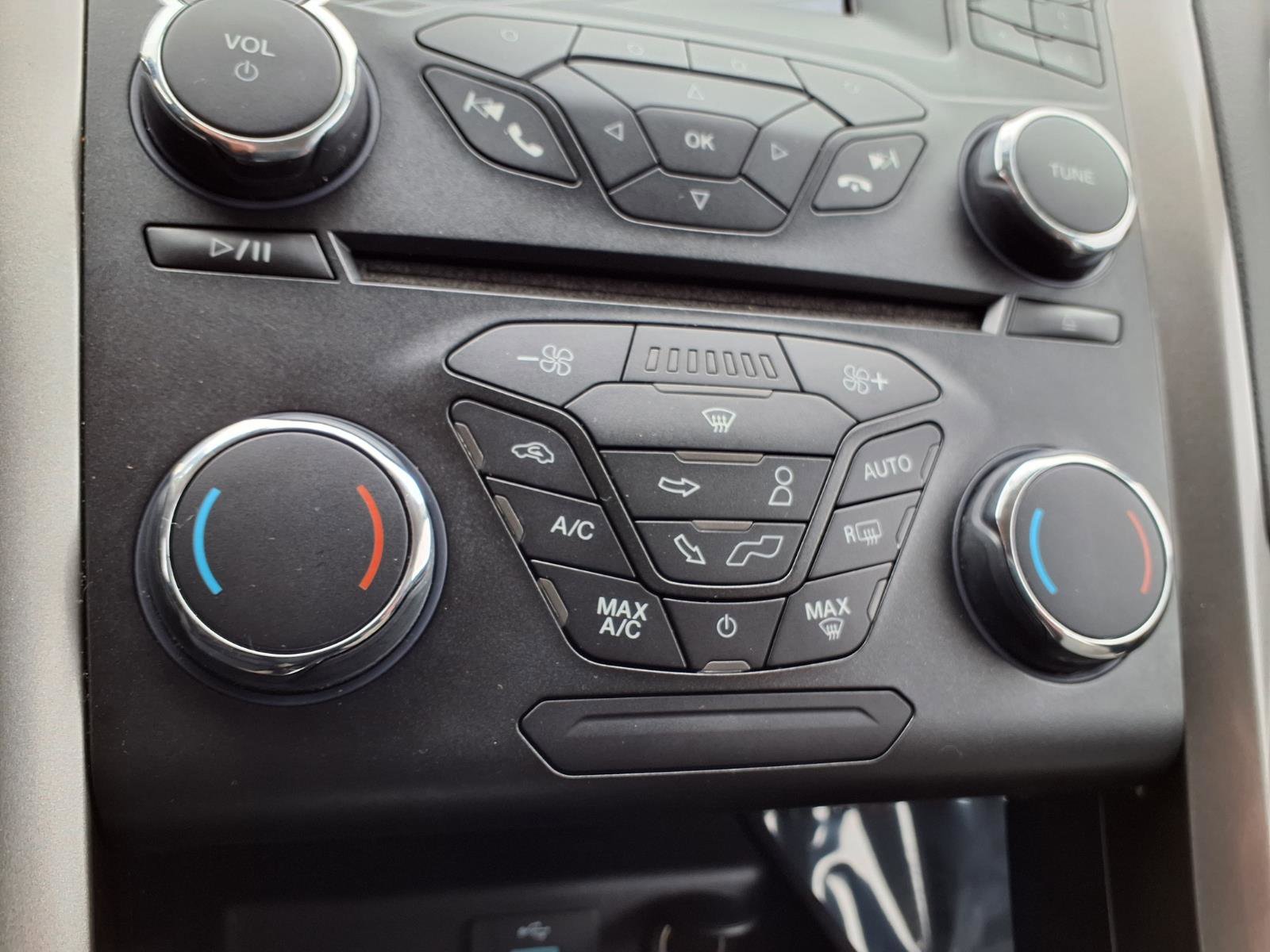 Used 2018 Ford Fusion S FWD image 7