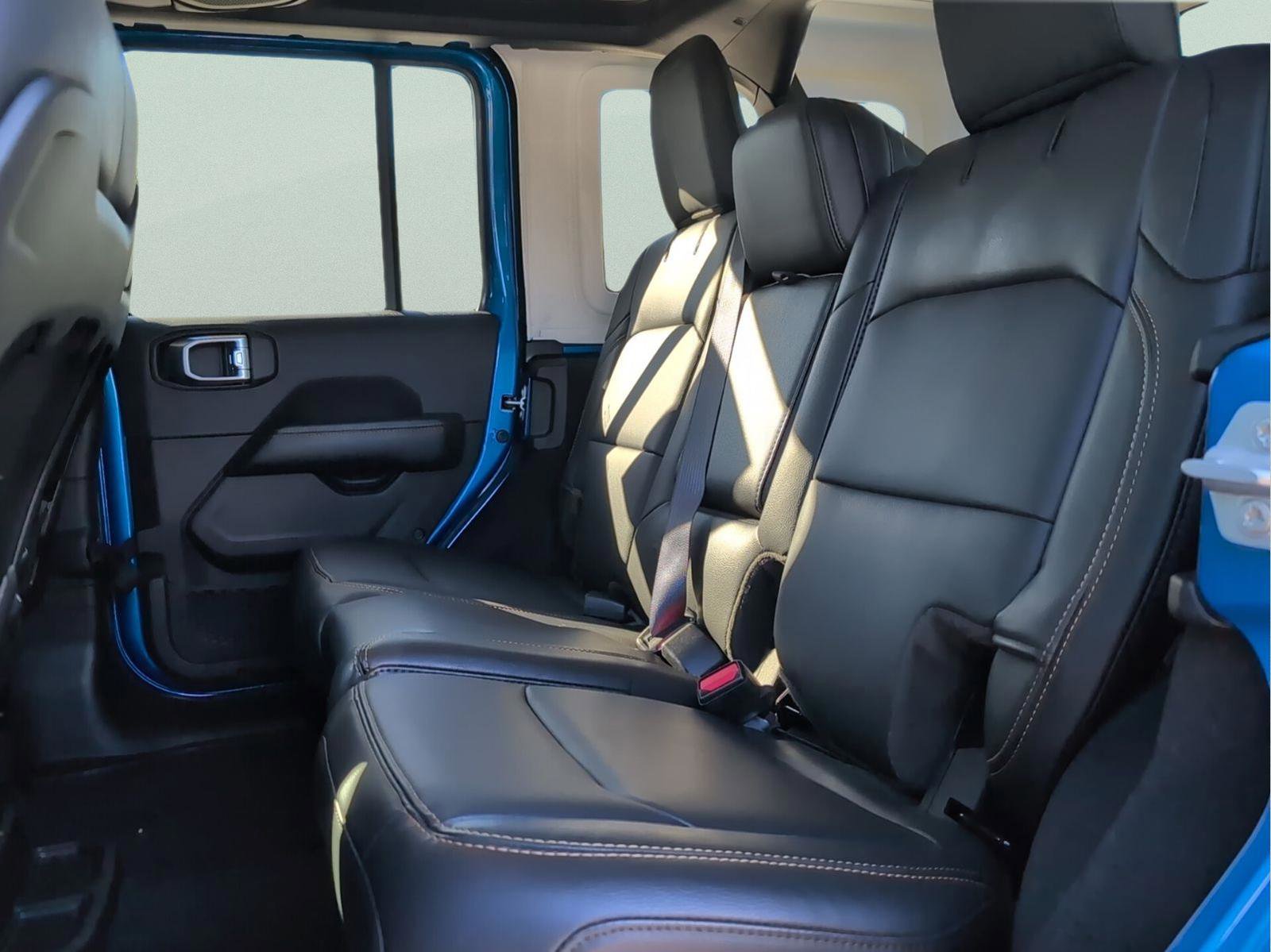 Used 2024 Jeep Wrangler Sahara w/ Safety Group image 31