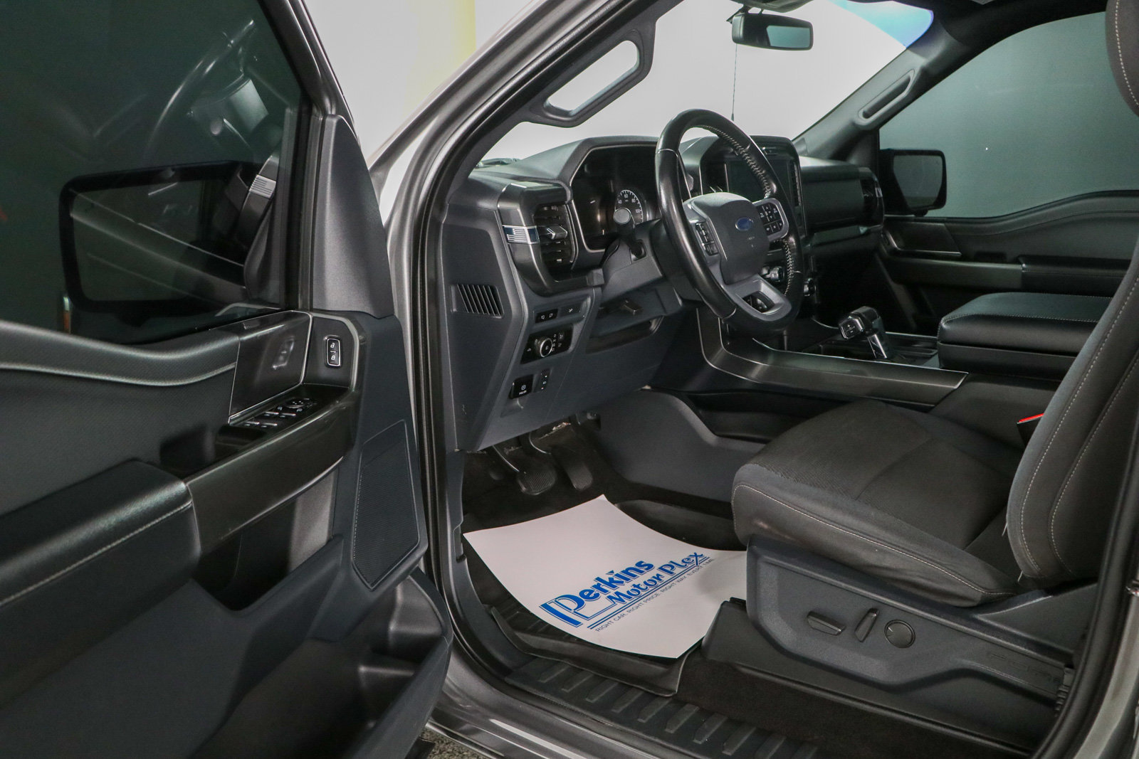 Used 2022 Ford F150 XLT w/ Equipment Group 302A High AWD/4WD image 3