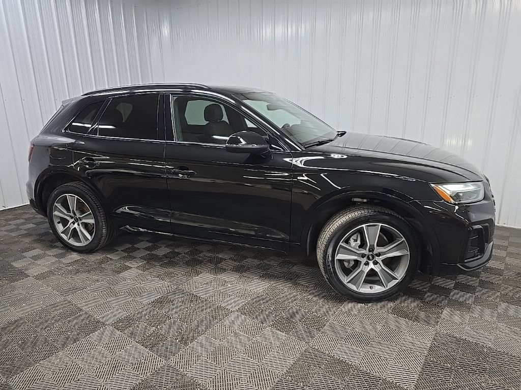 Used 2025 Audi Q5 2.0T Premium w/ Convenience Plus Package