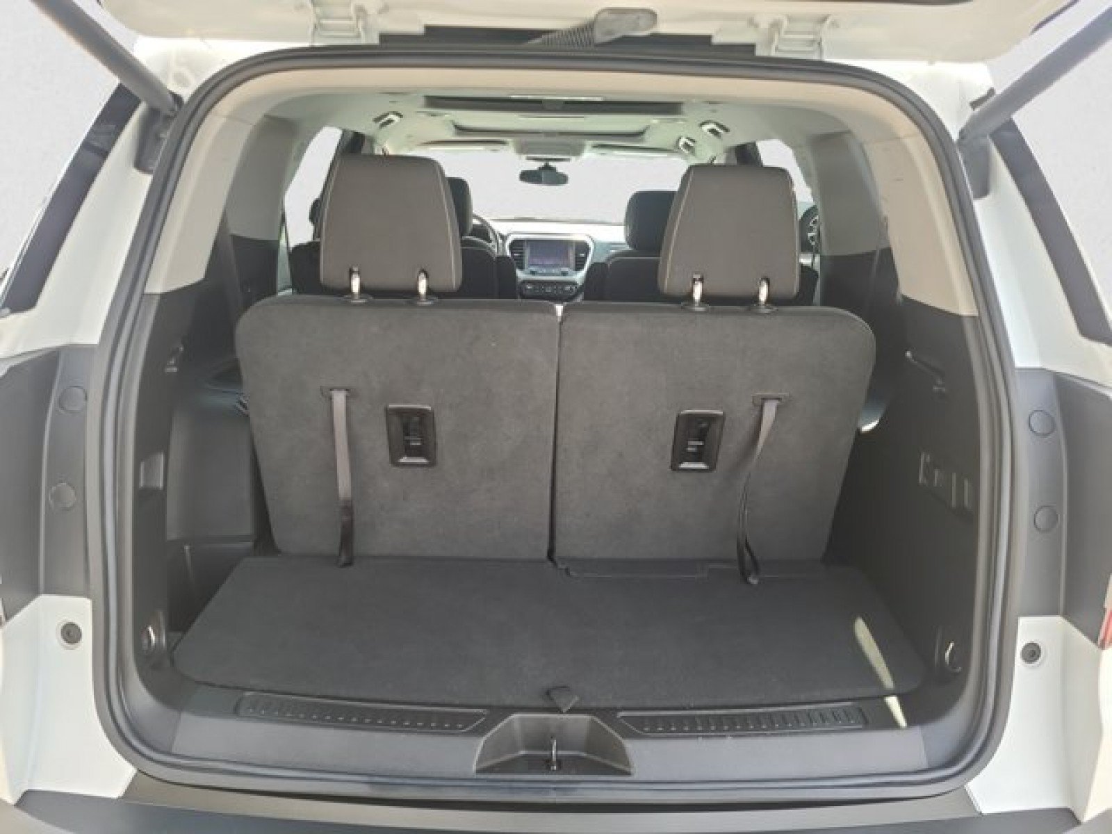 Used 2023 GMC Acadia SLE w/ Driver Convenience Package AWD/4WD image 21