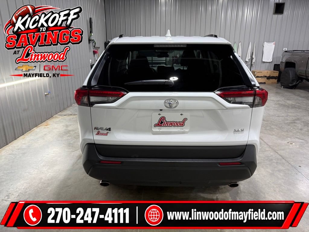 Used 2025 Toyota RAV4 XLE FWD image 6
