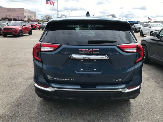 Used 2024 GMC Terrain SLT w/ LPO, Floor Liner Package AWD/4WD image 11