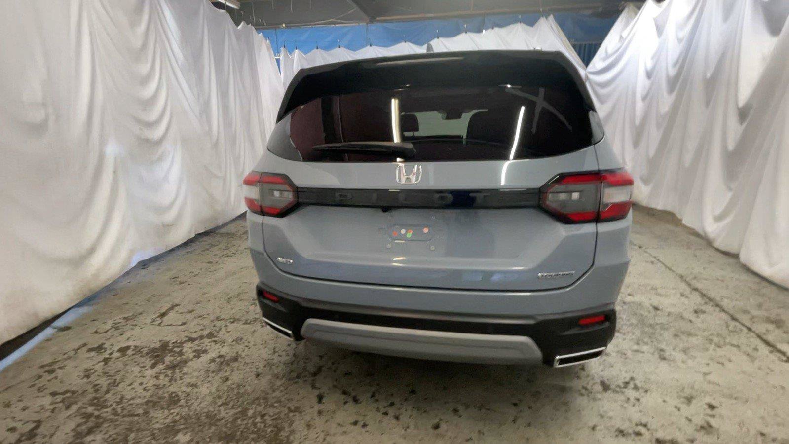 Certified 2023 Honda Pilot Touring image 7