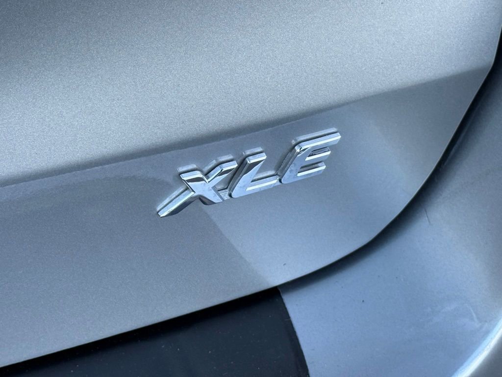 Used 2015 Toyota Sienna XLE w/ XLE Navigation Package image 12