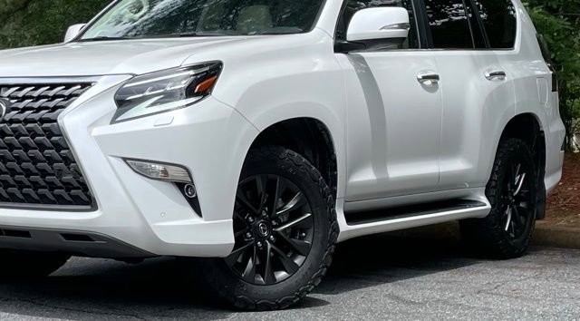 Used 2020 Lexus GX 460 Premium w/ Premium Package AWD/4WD image 2