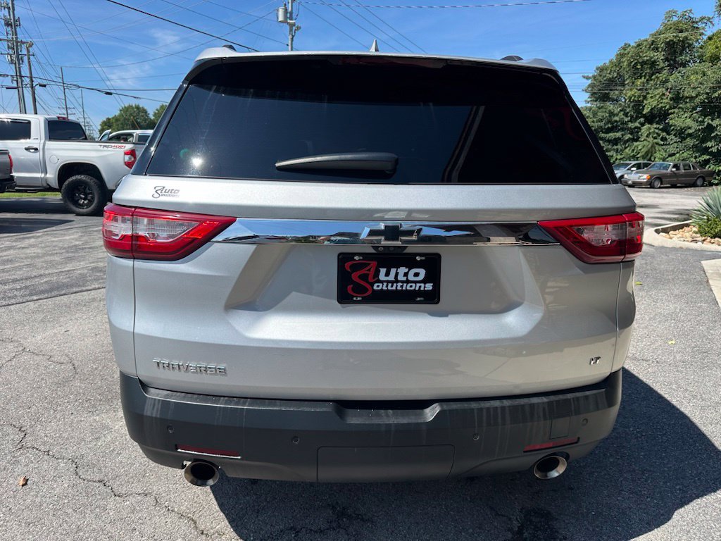 Used 2021 Chevrolet Traverse LT w/ LT Premium Package FWD image 5