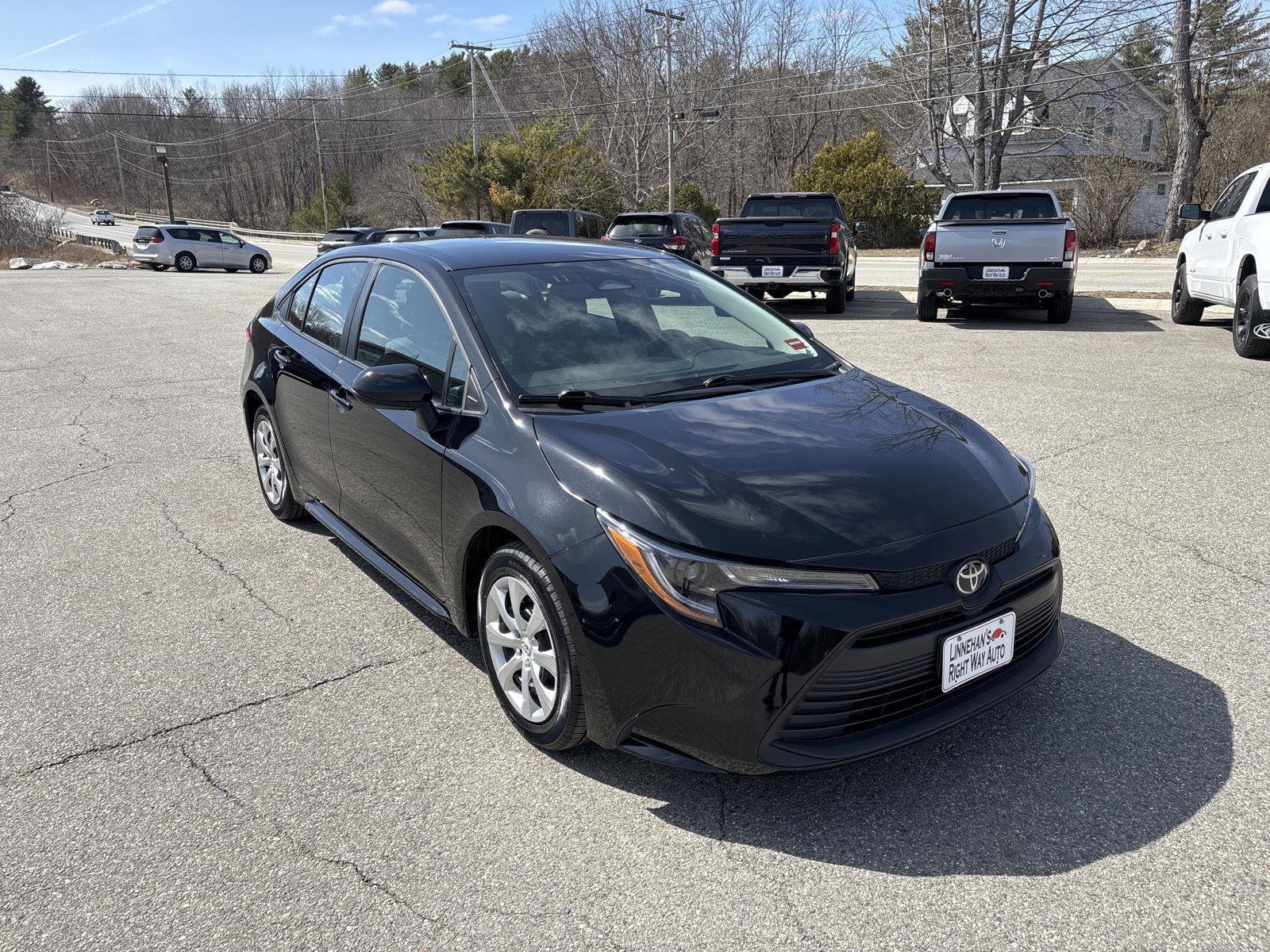 Used 2025 Toyota Corolla LE image 5