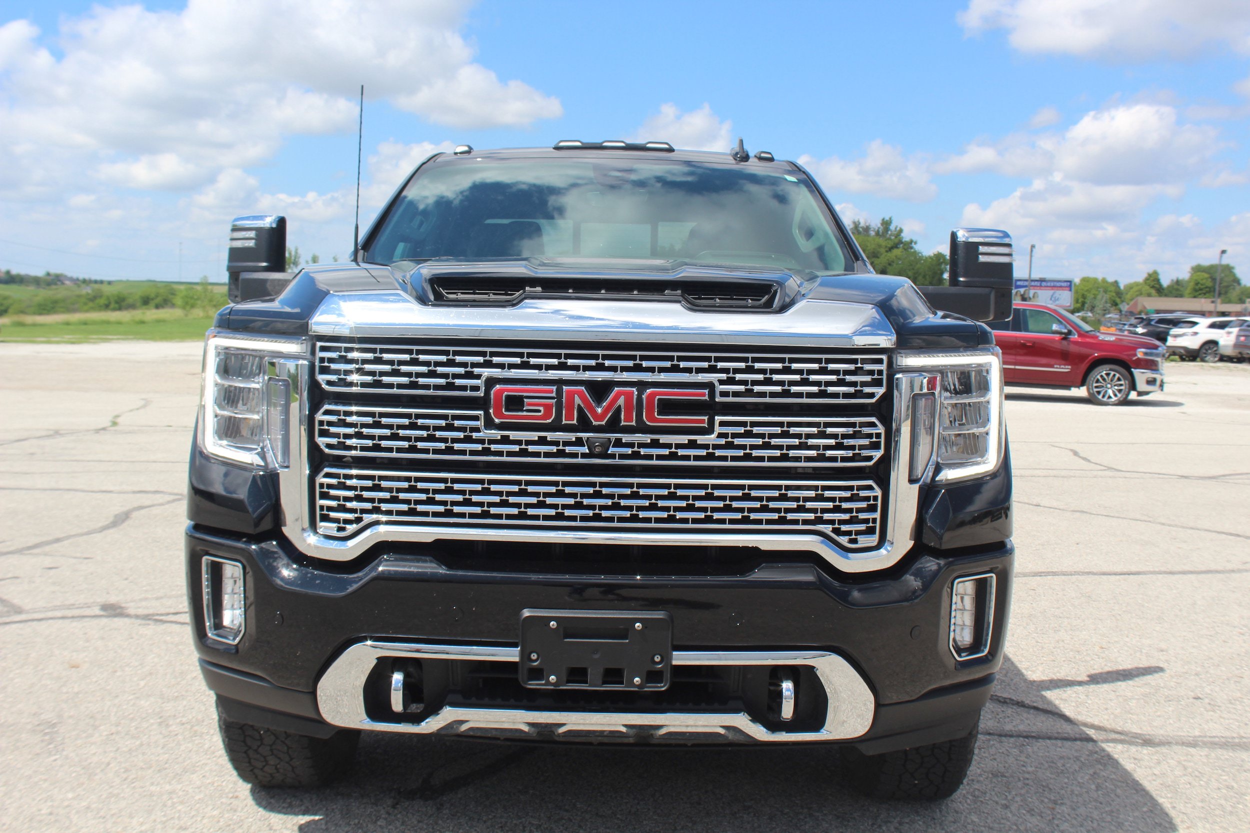 Used 2022 GMC Sierra 2500 Denali w/ Denali Ultimate Package AWD/4WD image 8