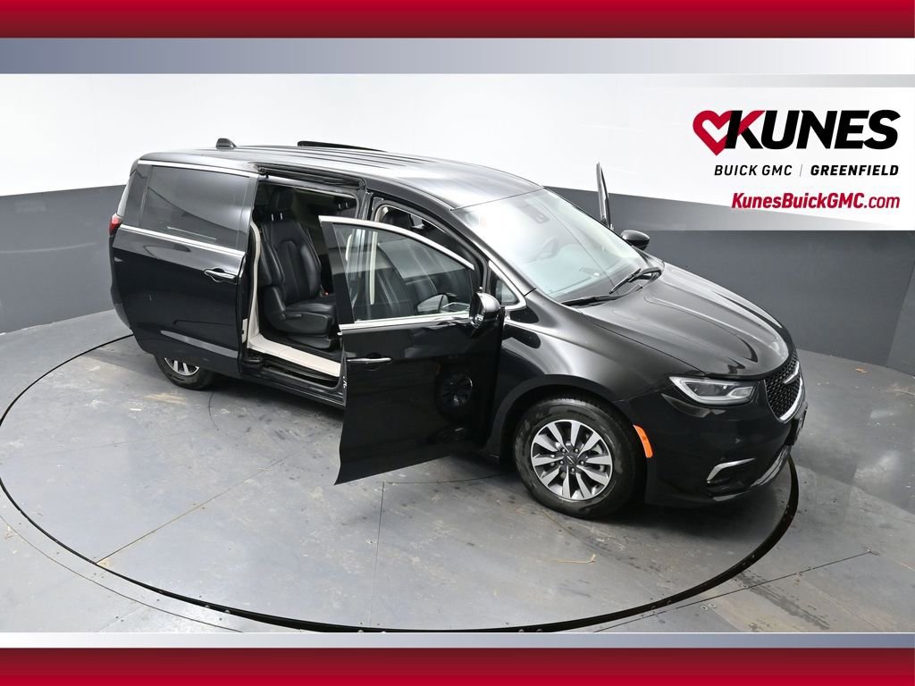 Used 2024 Chrysler Pacifica Select FWD image 57