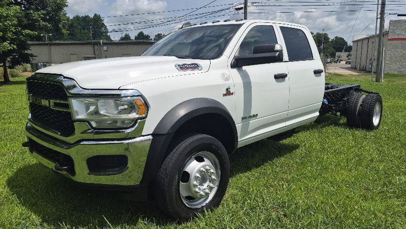 Used 2021 RAM 5500 Tradesman w/ Chrome Appearance Group AWD/4WD image 3