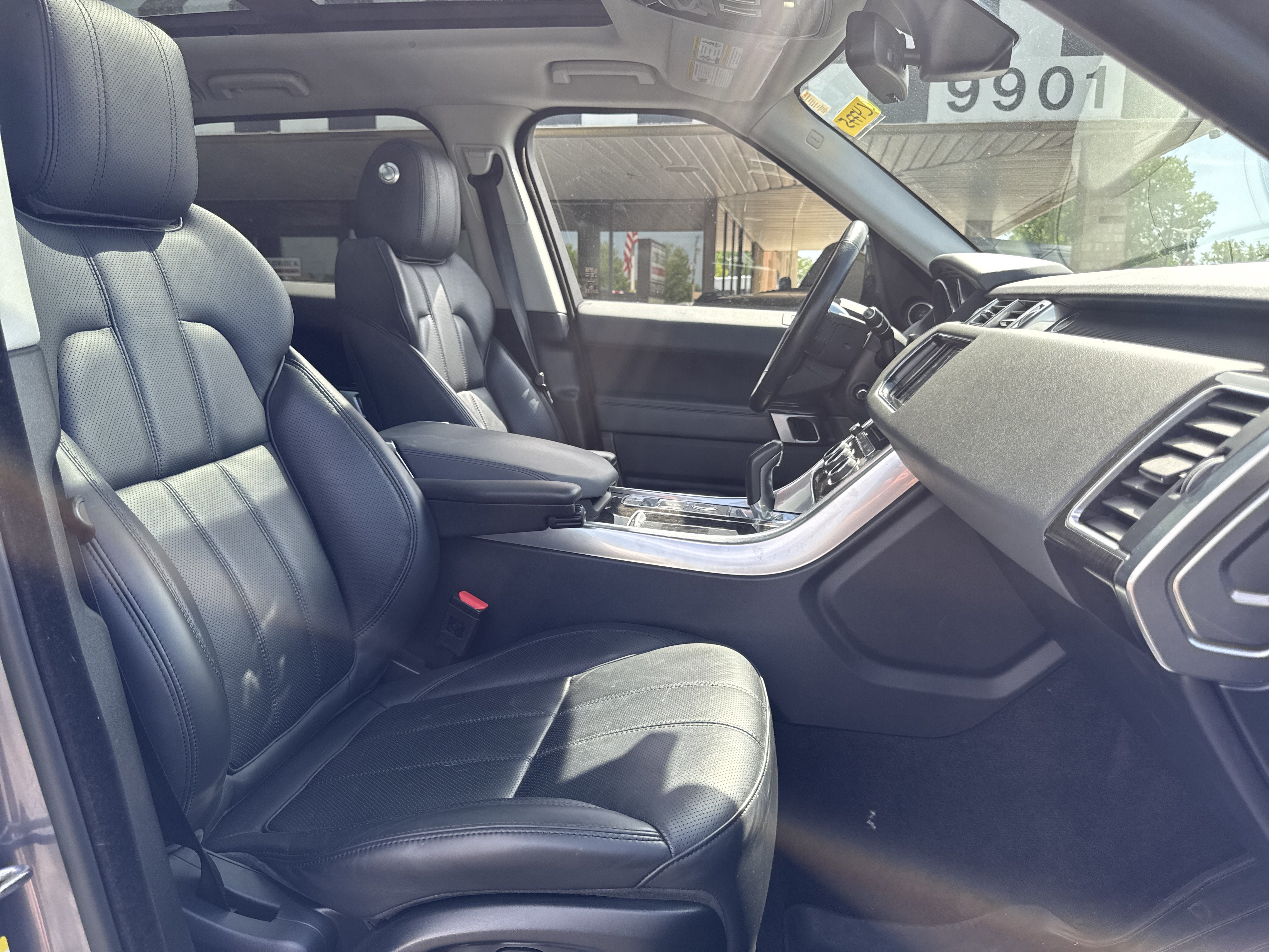 Used 2015 Land Rover Range Rover Sport HSE AWD/4WD image 29