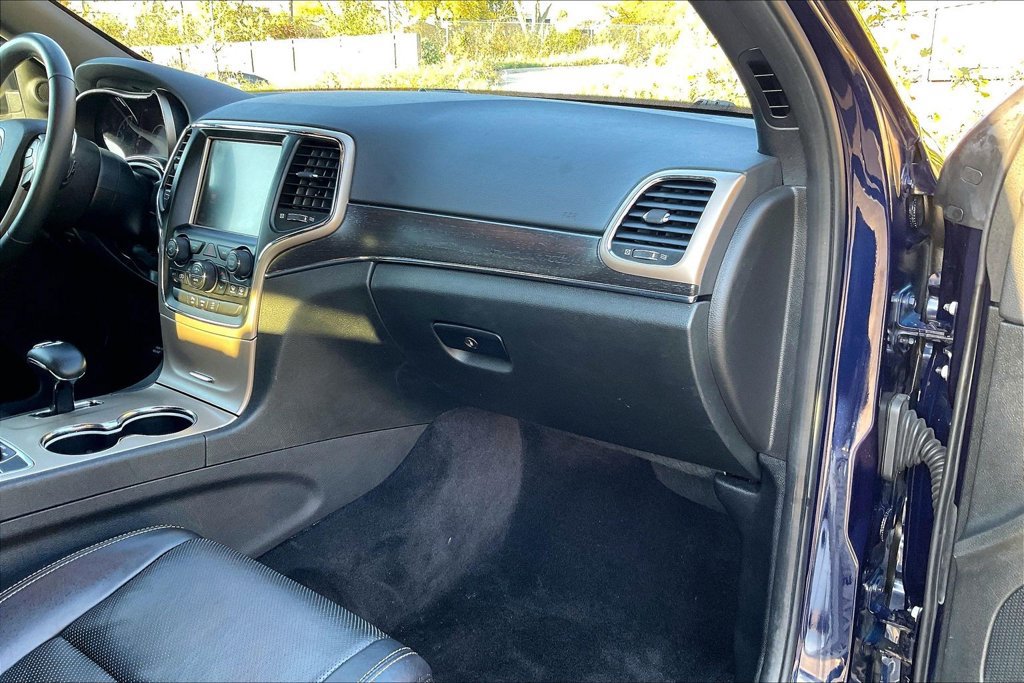 Used 2015 Jeep Grand Cherokee Limited w/ Luxury Group II AWD/4WD image 16