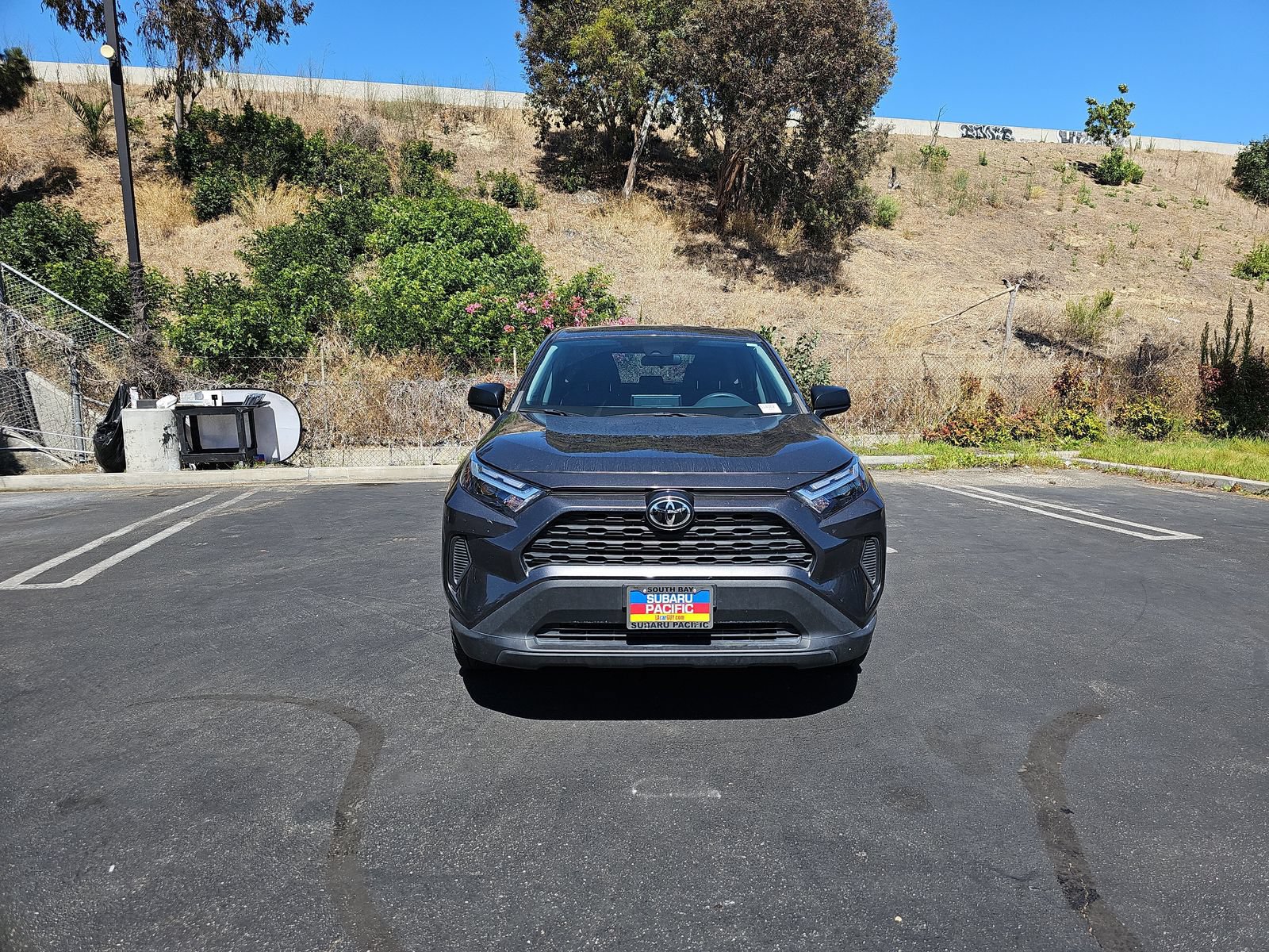 Used 2023 Toyota RAV4 LE AWD/4WD image 2