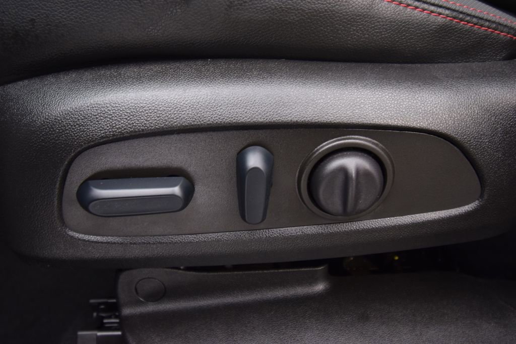 Used 2022 Chevrolet Equinox RS w/ Infotainment Package image 27