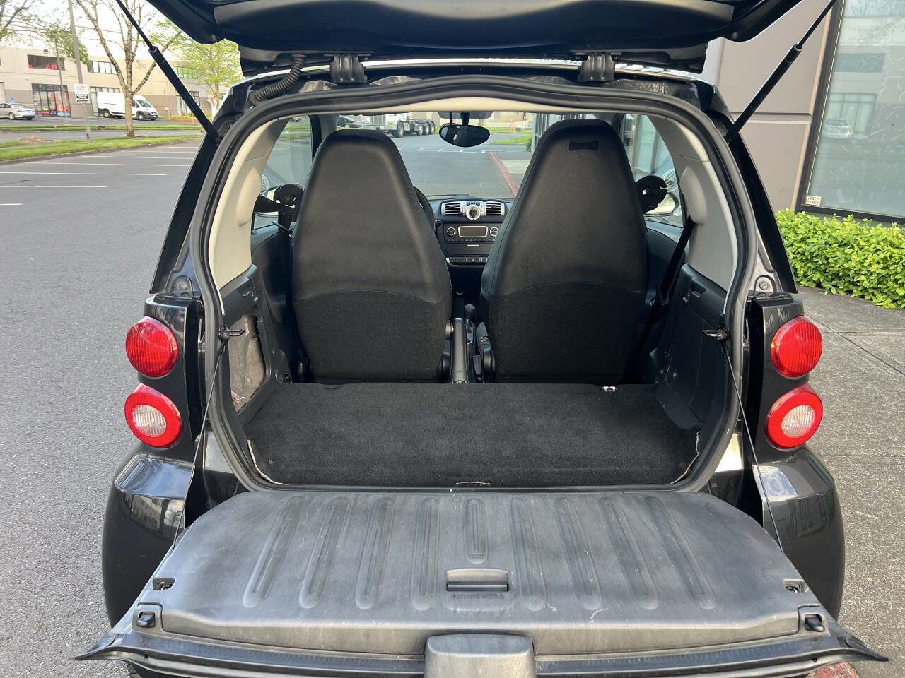 Used 2014 smart fortwo passion image 18