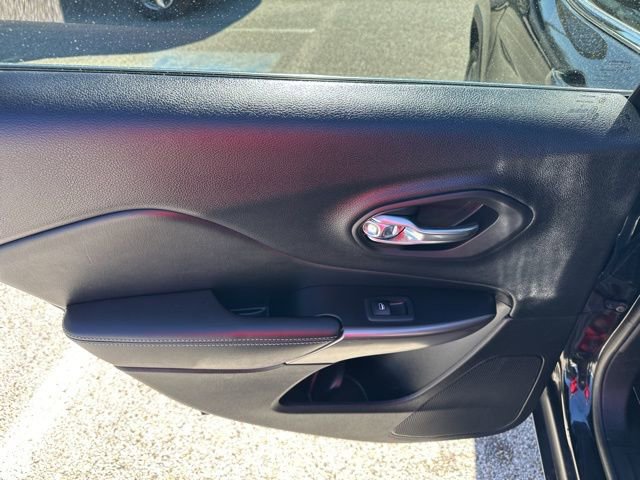 Used 2019 Jeep Cherokee Latitude Plus image 35