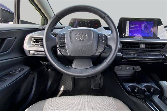 Certified 2025 Toyota Prius LE FWD image 6