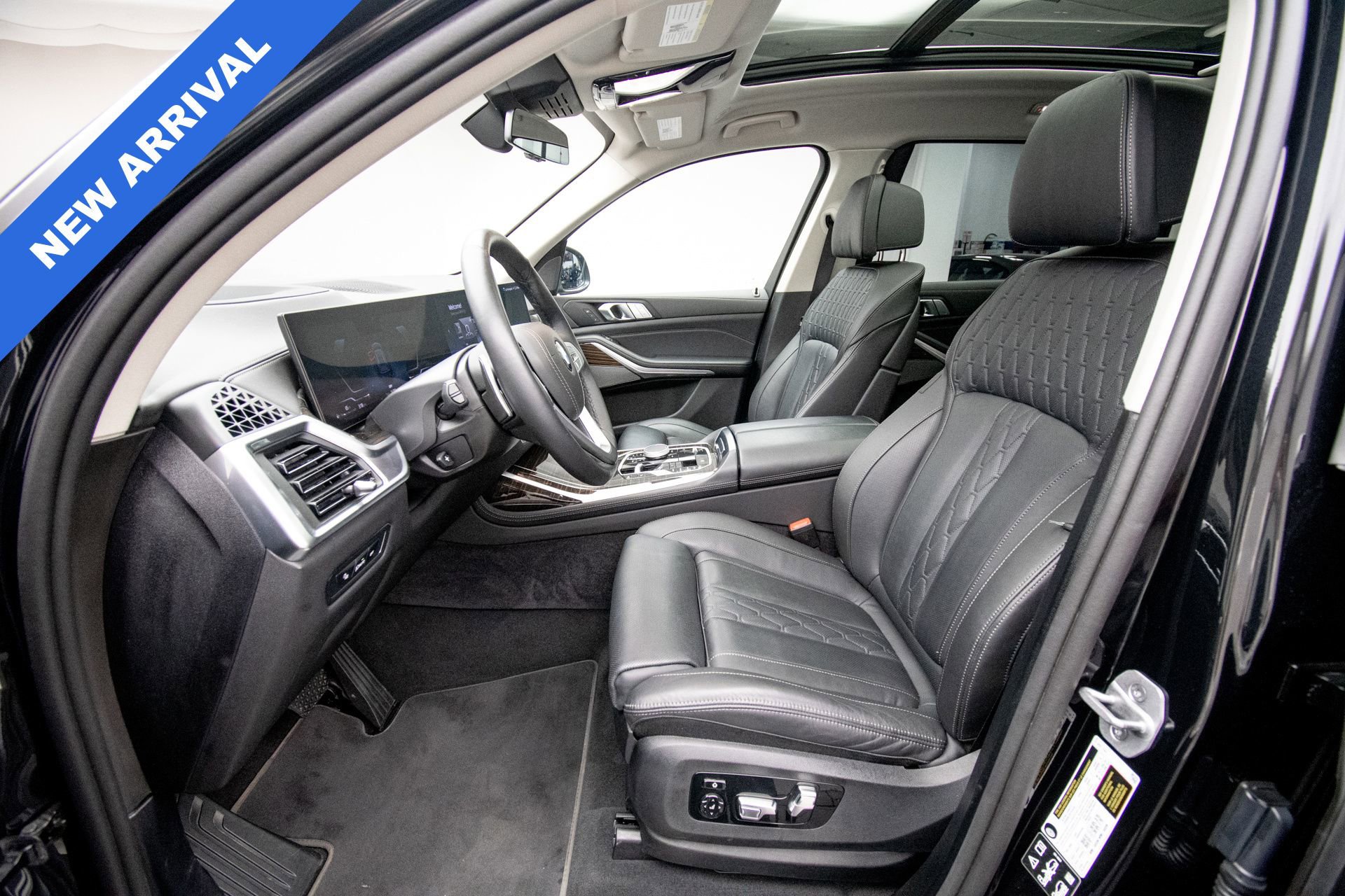 Used 2026 BMW X7 xDrive40i w/ Premium Package AWD/4WD image 12