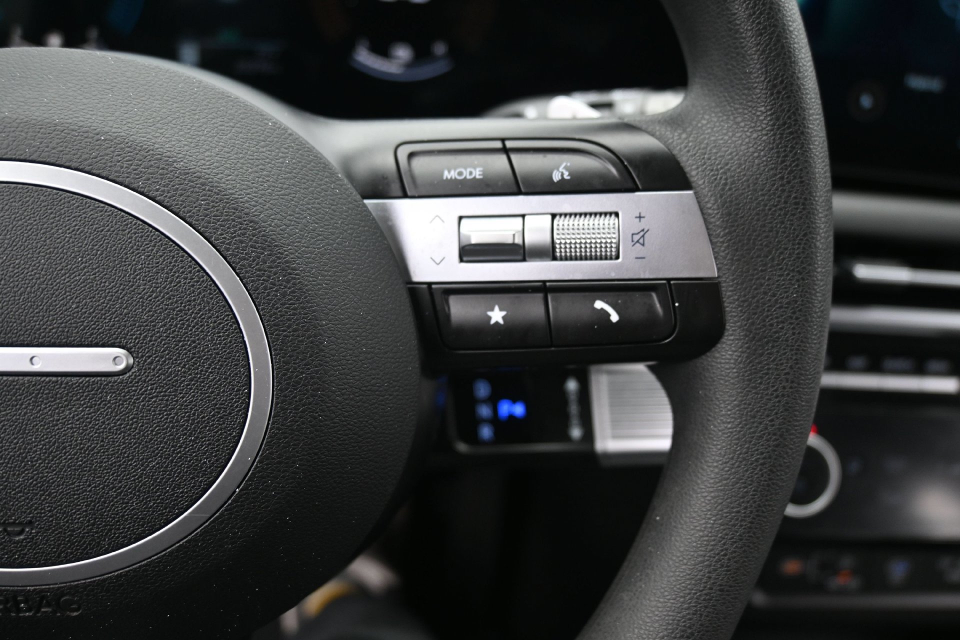 Used 2025 Hyundai Tucson Blue AWD/4WD image 24