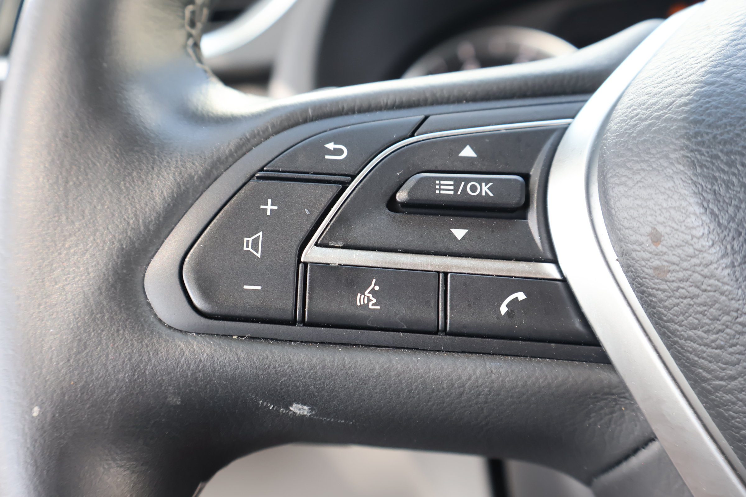 Certified 2023 INFINITI QX50 Luxe FWD image 27