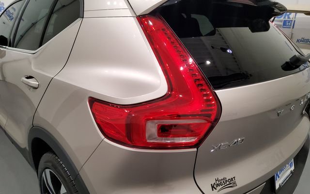 Used 2024 Volvo XC40 B5 Plus w/ Protection Package Premier AWD/4WD image 9