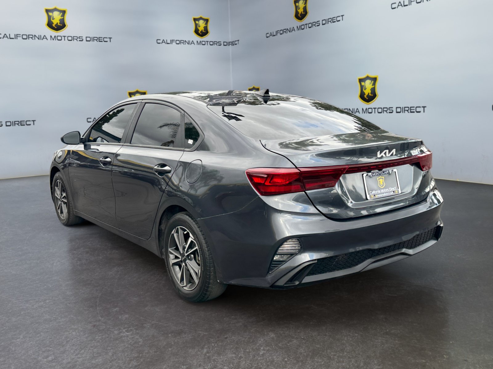 Used 2022 Kia Forte LXS FWD image 3