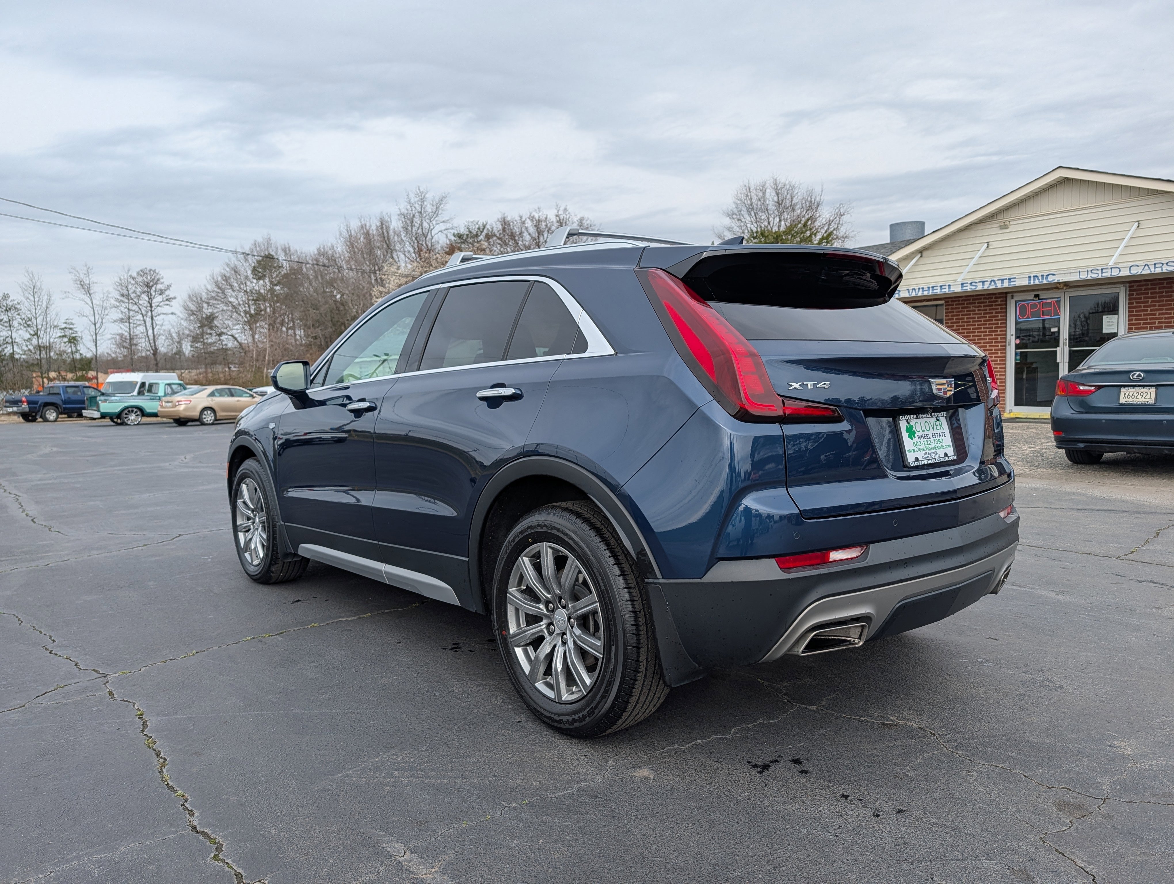 Used 2020 Cadillac XT4 Premium Luxury w/ Cold Weather Package image 8
