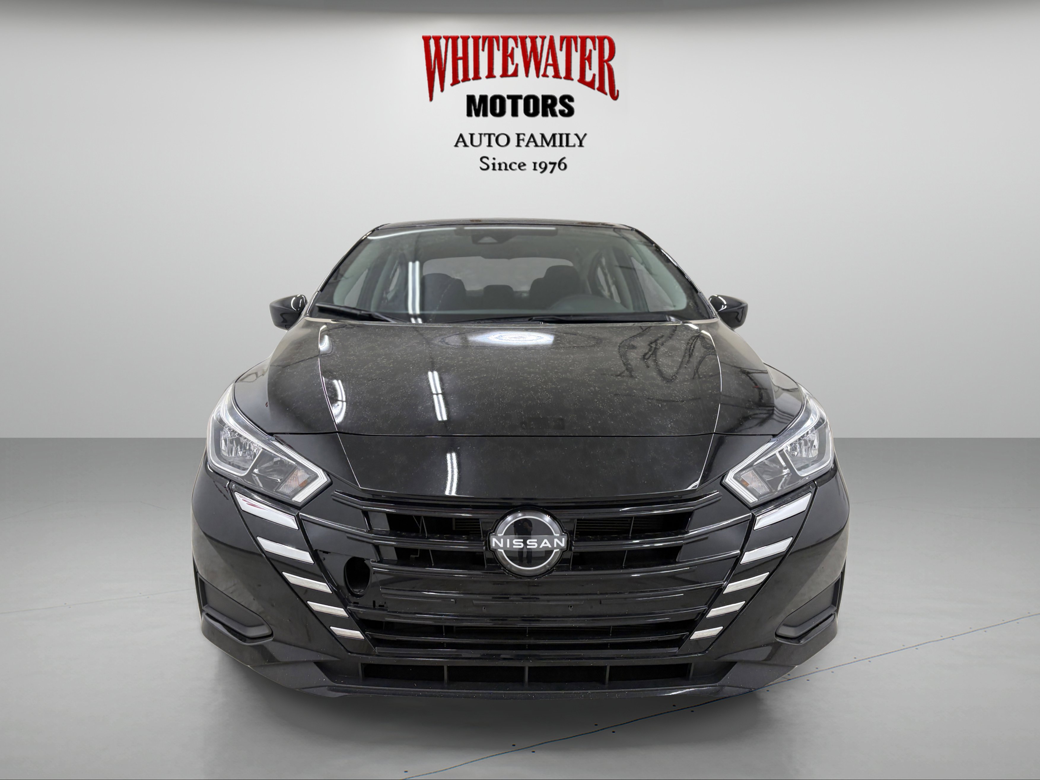 Used 2023 Nissan Versa SV image 6