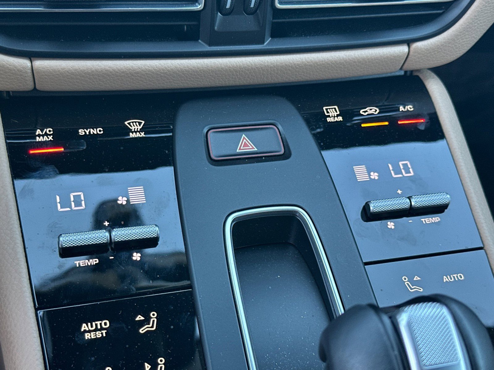 Certified 2025 Porsche Macan image 21