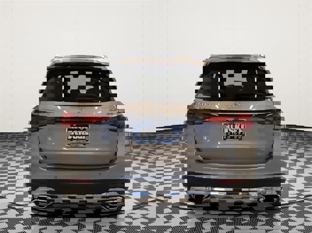 Used 2024 Mercedes-Benz GLC 300 4MATIC image 11