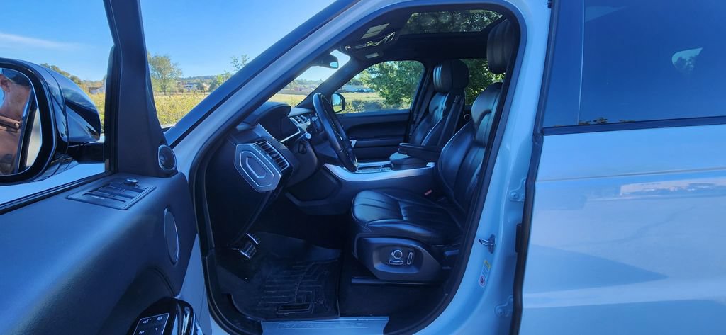 Used 2016 Land Rover Range Rover Sport Supercharged AWD/4WD image 3