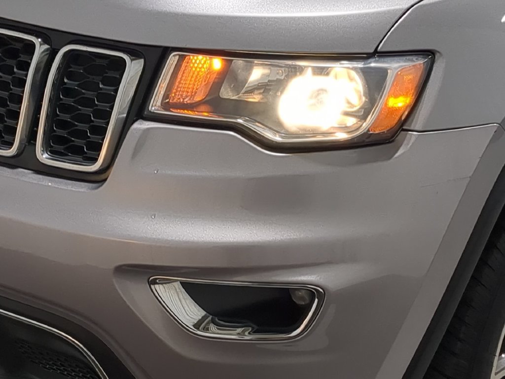 Used 2017 Jeep Grand Cherokee Limited AWD/4WD image 14