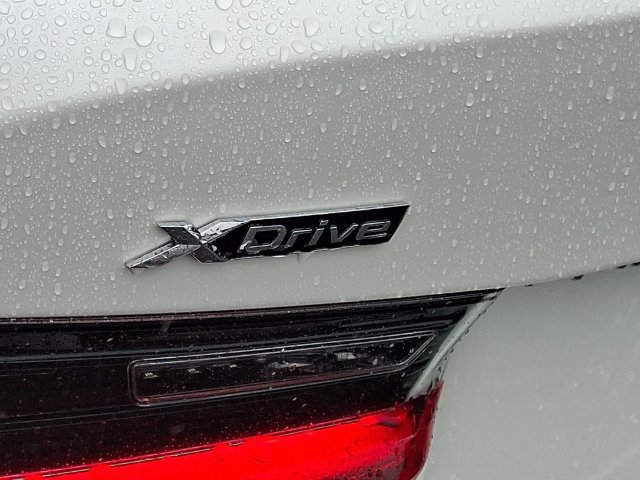 New 2026 BMW 330i xDrive Sedan w/ M Sport Package AWD/4WD image 21
