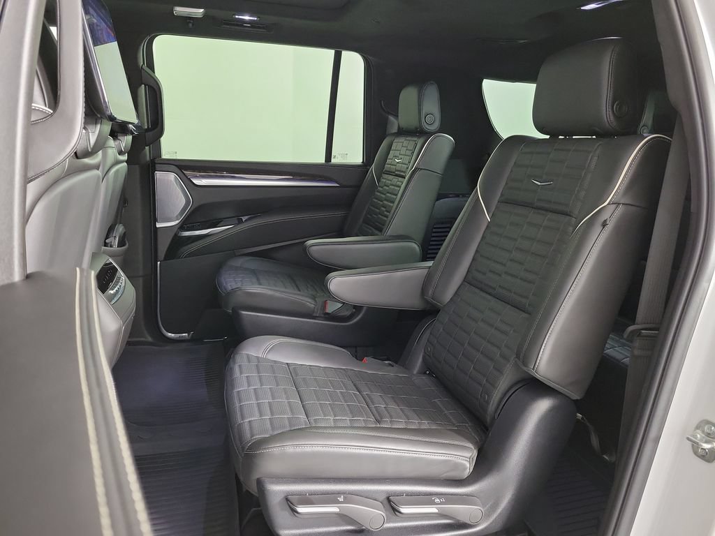Certified 2025 Cadillac Escalade ESV Sport Platinum w/ LPO, Floor Liner Package AWD/4WD image 12