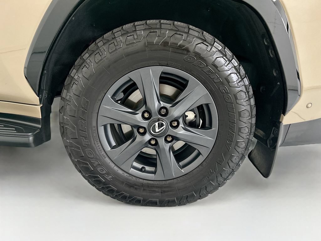 Used 2025 Lexus LX 700h Overtrail AWD/4WD image 29